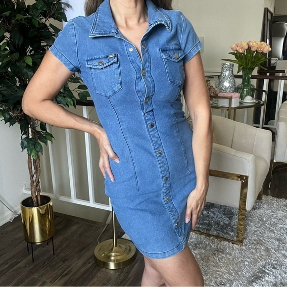 Guess Denim Mid Wash Fitted Short Sleeve Mini Dress Bodycon Stretch Size XS - Picture 1 of 14